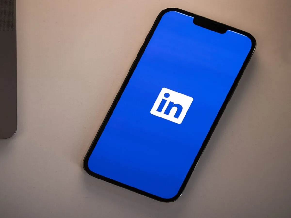How can i hide my linkedin profile without deleting it